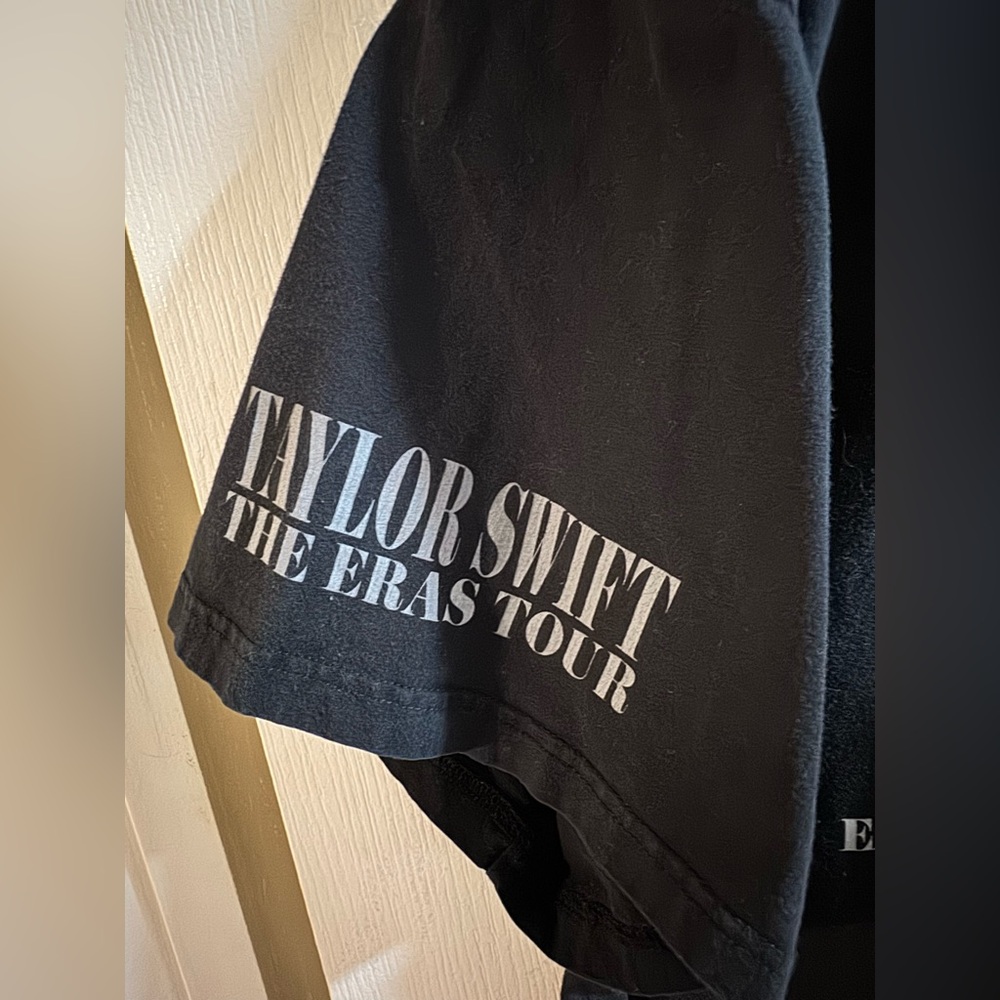 Taylor Swift The Eras Tour Black Graphic Photo Collage Concert Tee Women’s 2XL - Picture 7 of 9